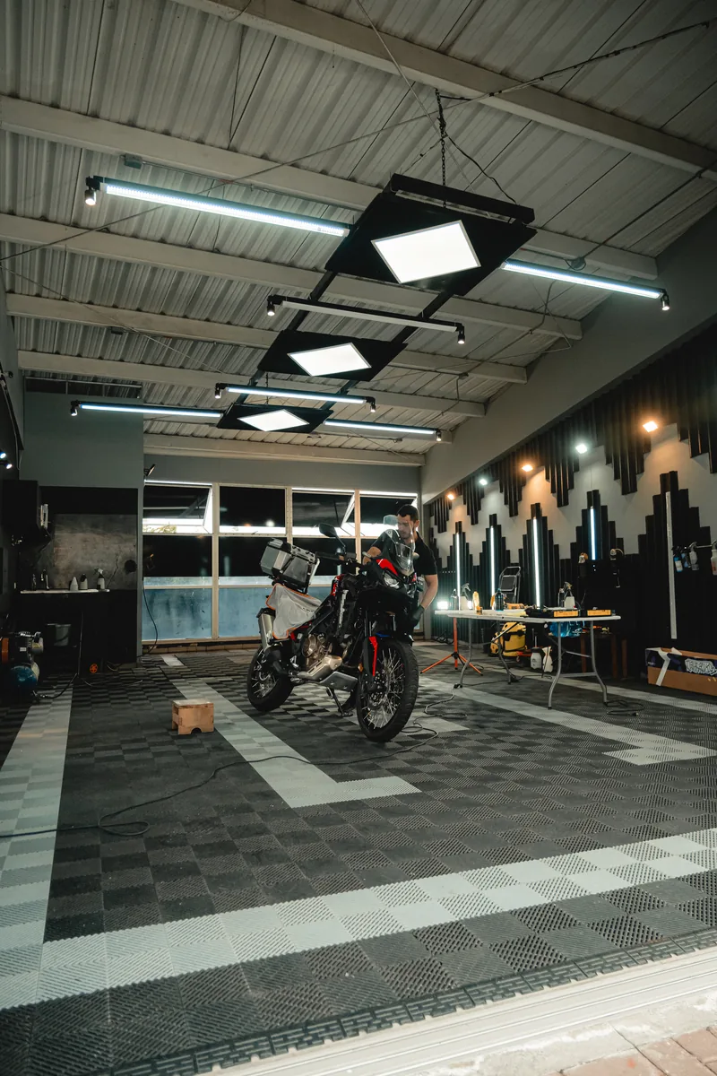 Vista panorámica del taller de Reflejauto en Manizales